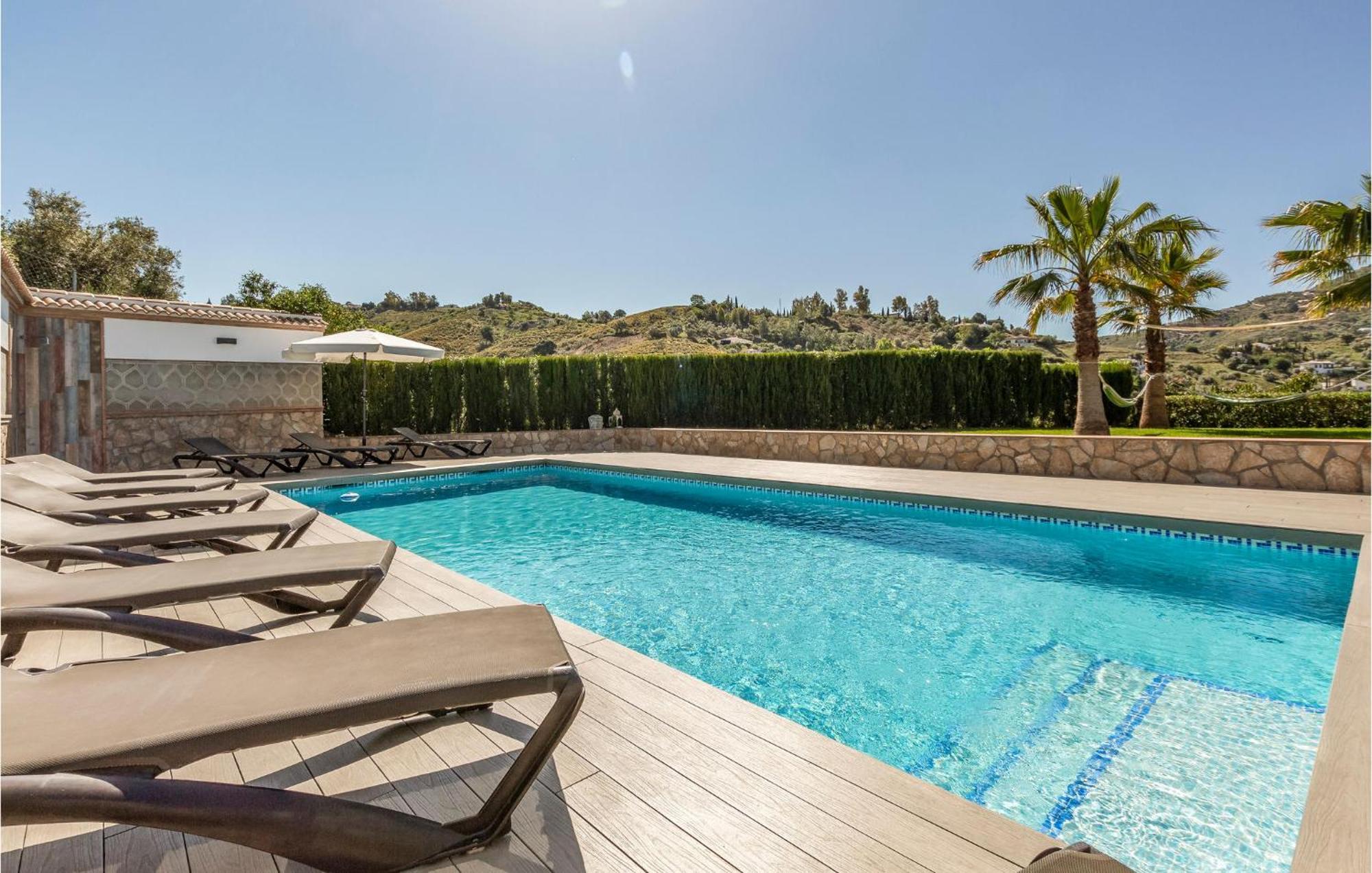 Beautiful In With Kitchen Malaga